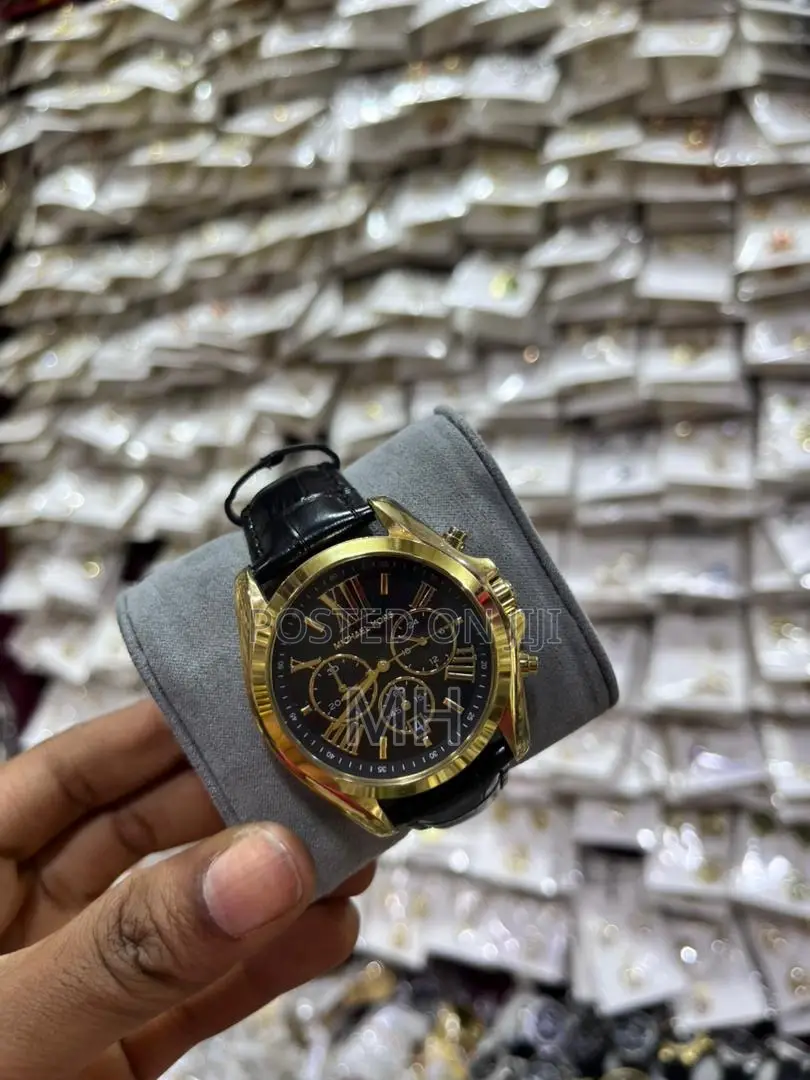 Luxury Wrist Watches Fashion Accessories for Men and Women