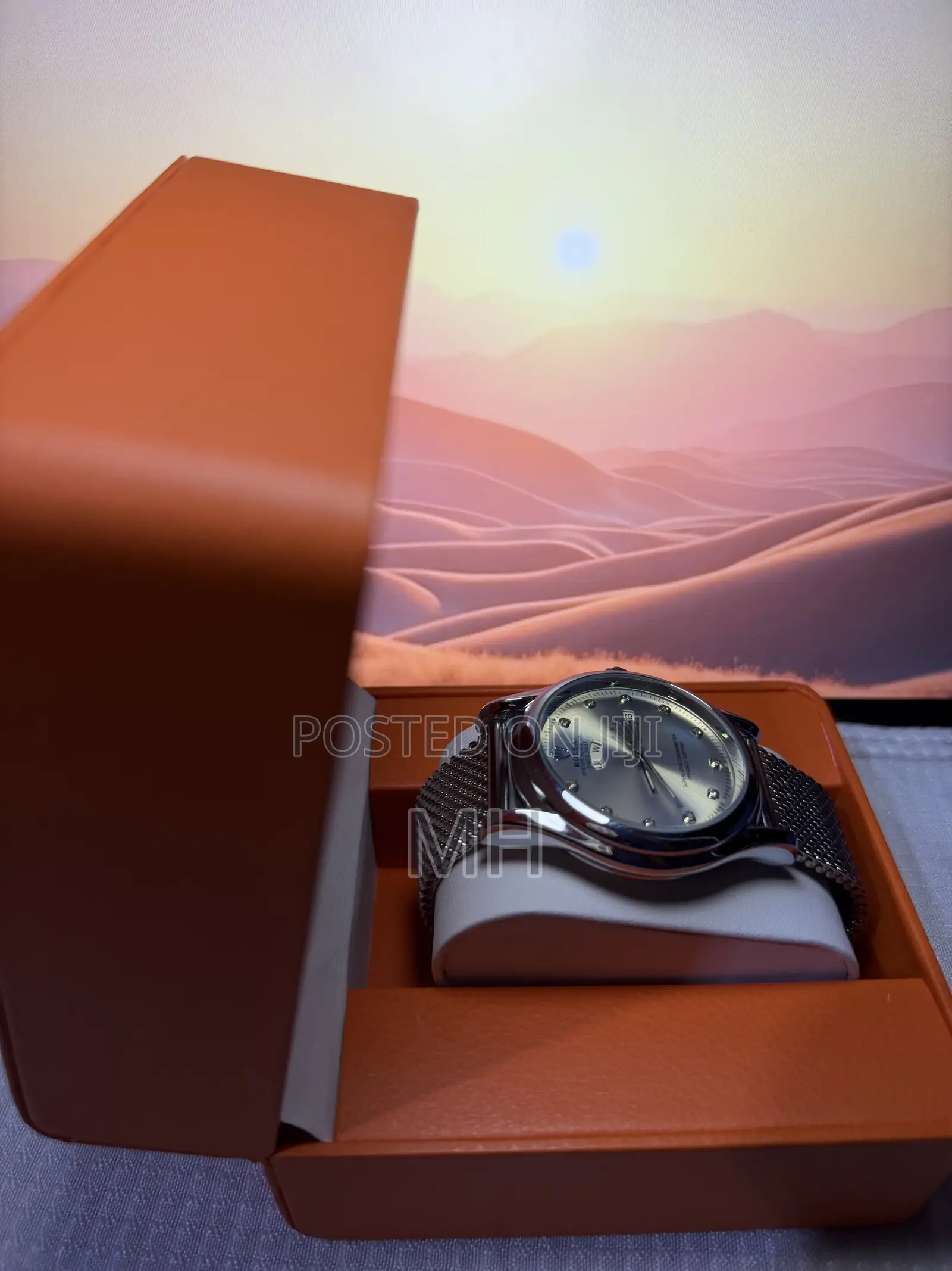 Luxury Wrist Watches Fashion Accessories for Men and Women