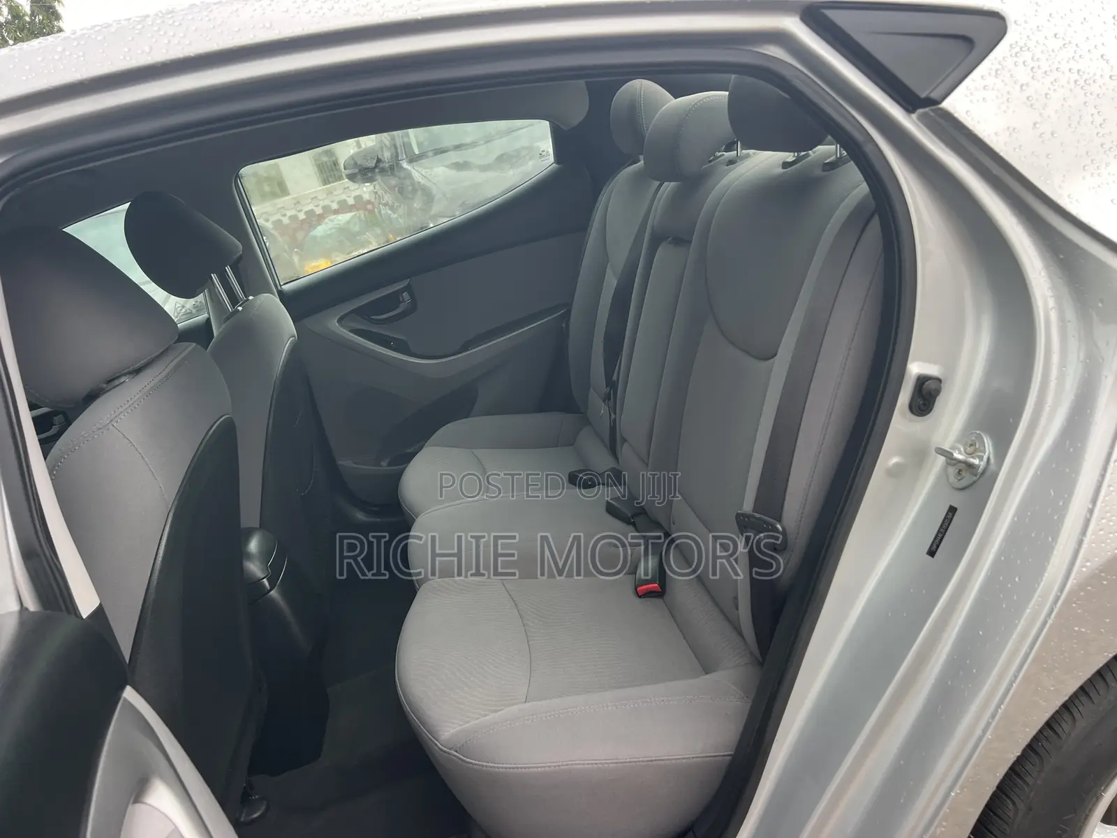 Hyundai Elantra SE 4dr Sedan (1.8L 4cyl 6M) 2015 Silver