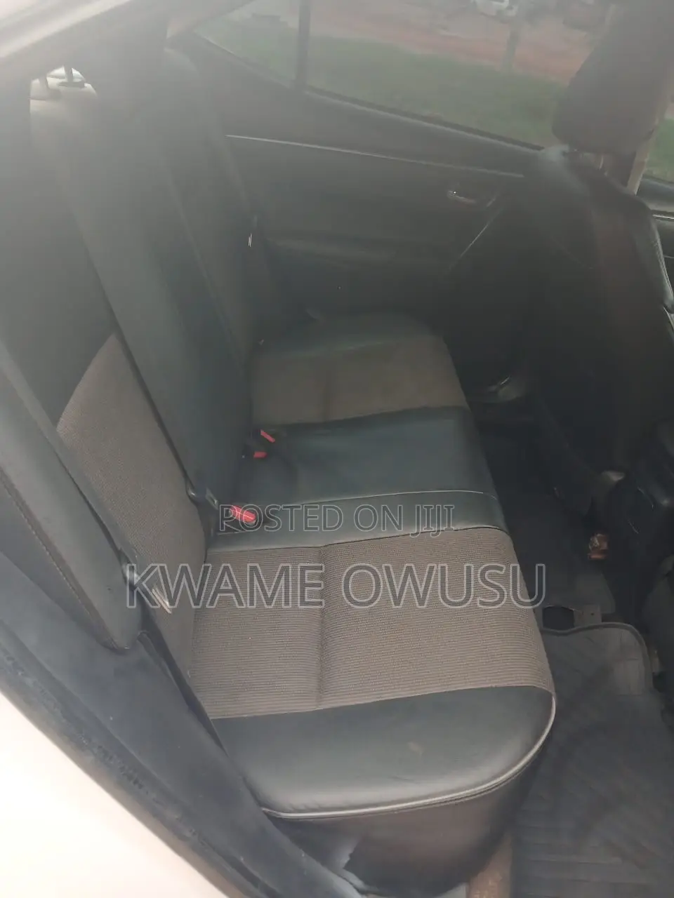 Toyota Corolla LE 4dr Sedan (1.8L 4cyl CVT) 2015 White