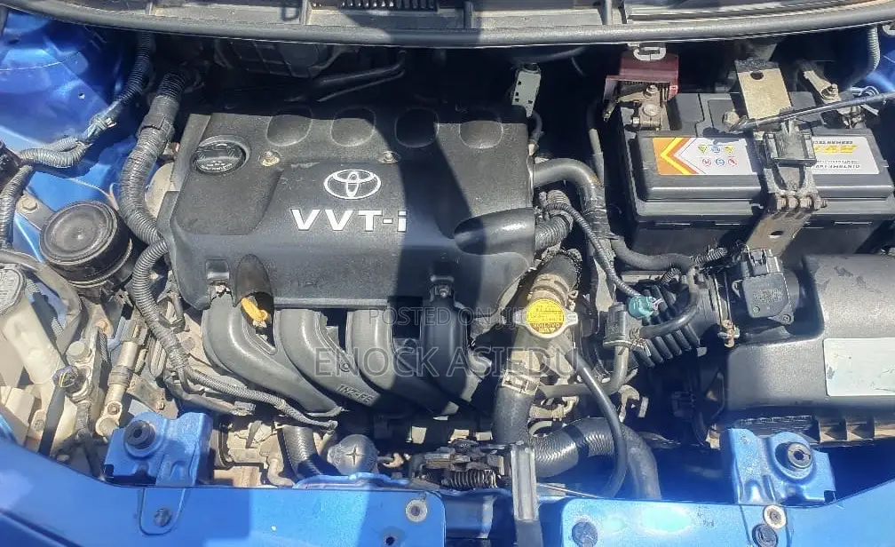 Toyota Yaris Base Sedan 4dr 2011 Blue