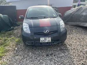 Toyota Vitz 1.3 AWD 3dr 2010 Black