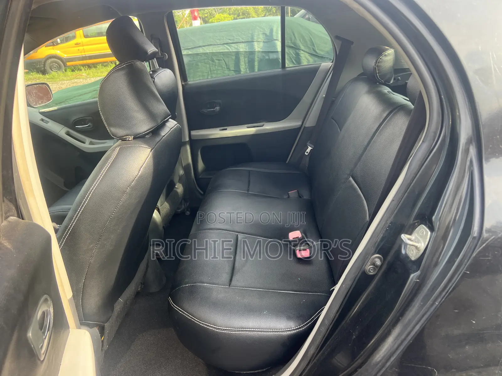 Toyota Vitz 1.3 AWD 3dr 2010 Black