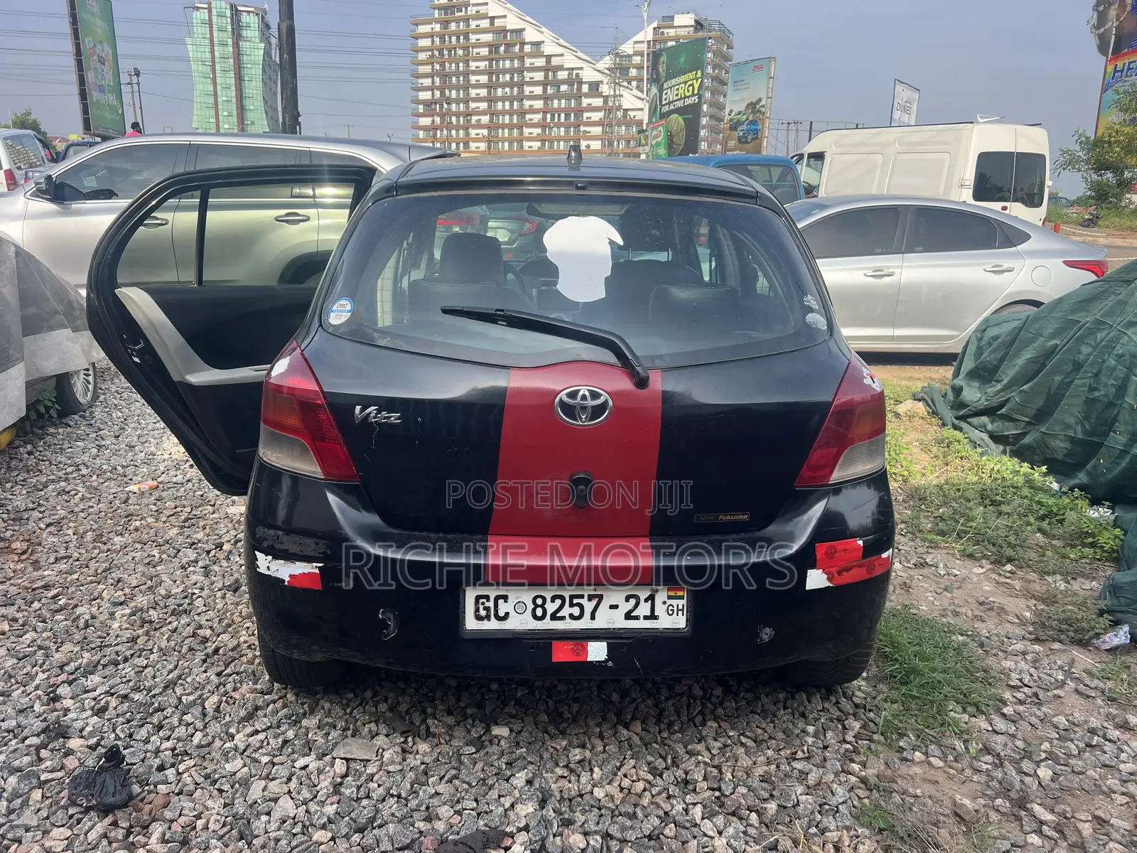 Toyota Vitz 1.3 AWD 3dr 2010 Black