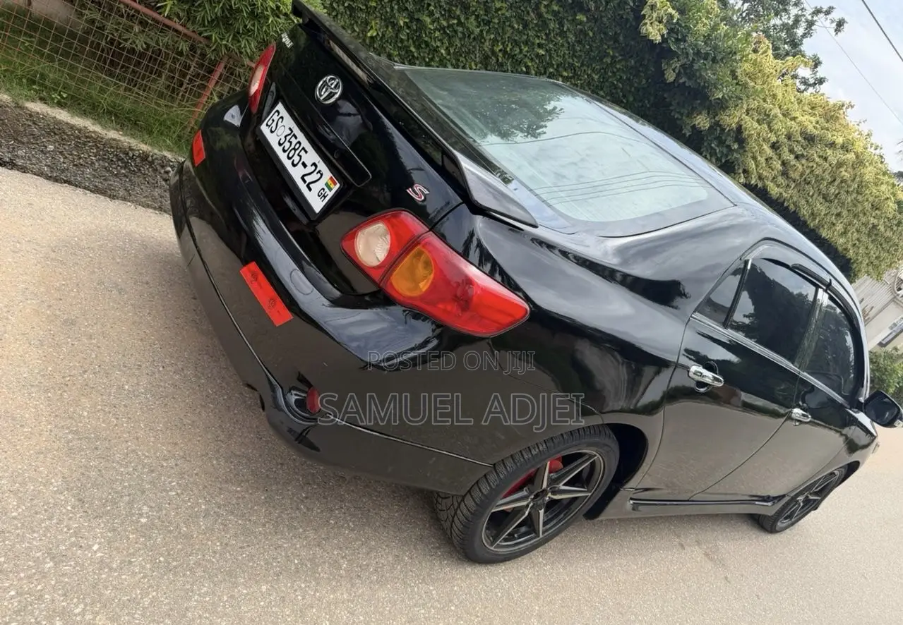 Toyota Corolla 2010 Black