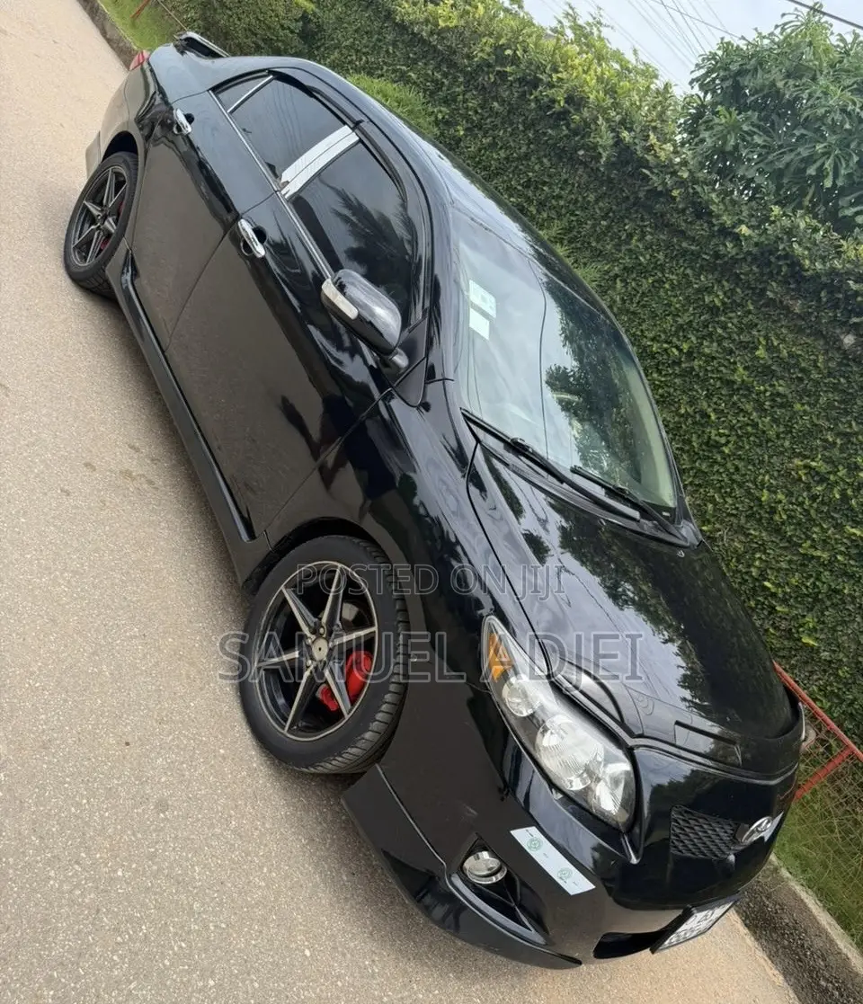 Toyota Corolla 2010 Black