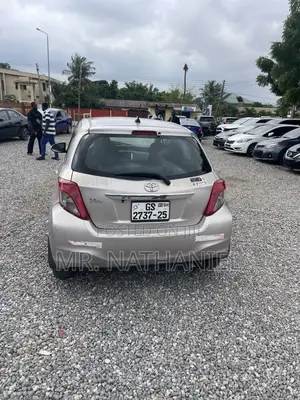 Toyota Vitz 2013 Gray