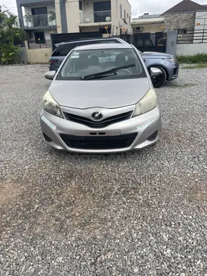 Toyota Vitz 2013 Gray