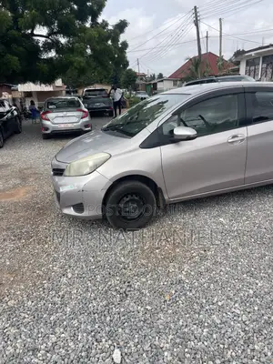Toyota Vitz 2013 Gray