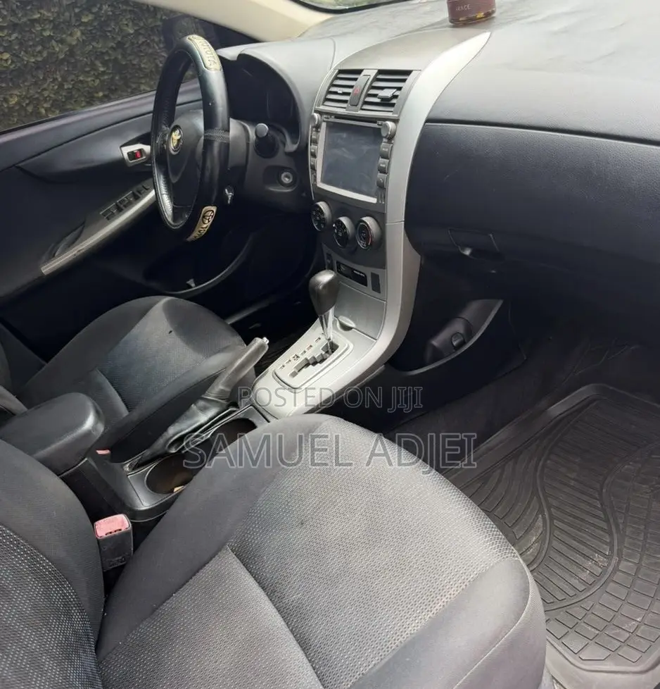 Toyota Corolla 2010 Black