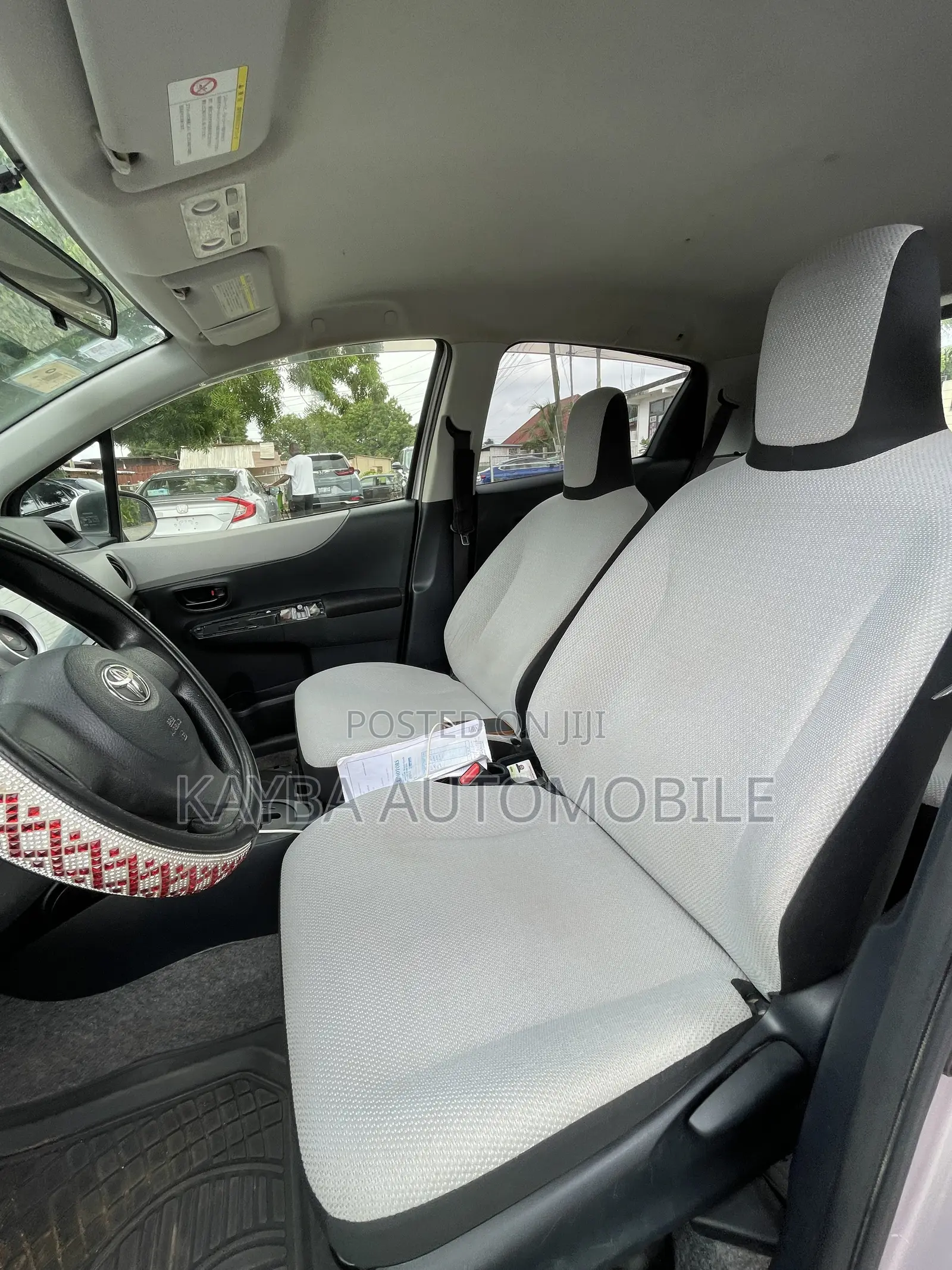 Toyota Vitz 2013 Silver