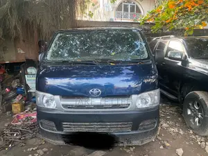 Toyota HiAce 2014 Blue