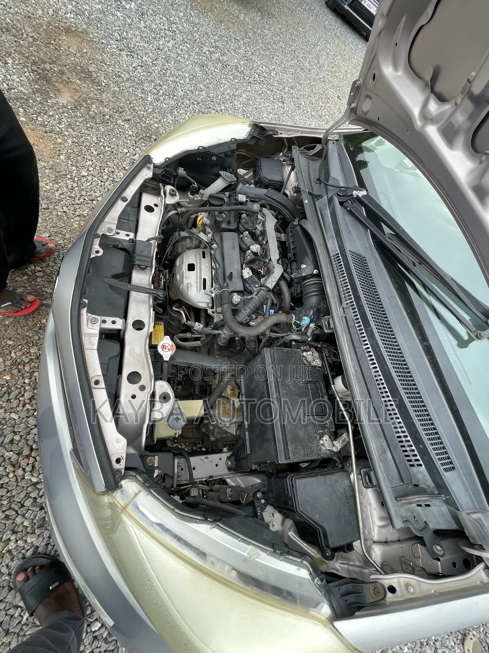 Toyota Vitz 2013 Silver