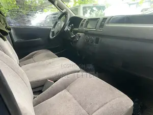Toyota HiAce 2014 Blue