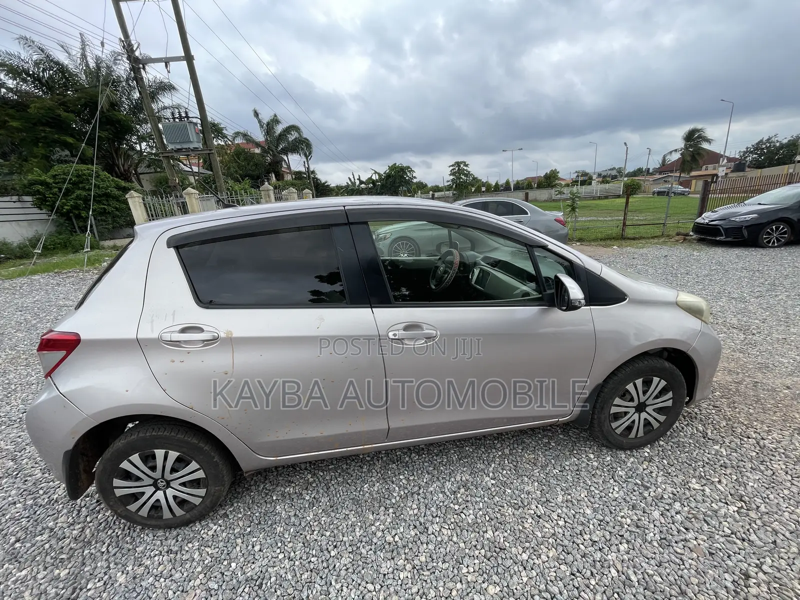 Toyota Vitz 2013 Silver
