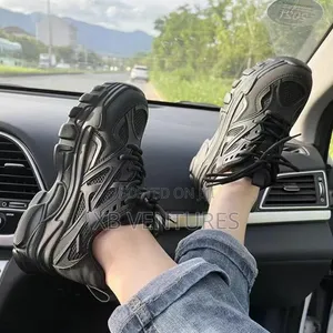 Chunky Sole Platform Breathable Outdoor Fashion Sneakers - Black