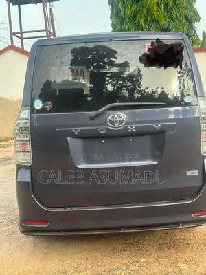 Toyota Voxy 2011 Black