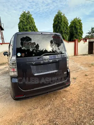 Toyota Voxy 2011 Black