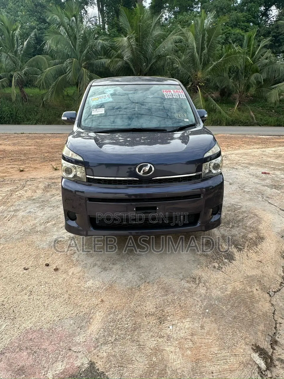 Toyota Voxy 2011 Black