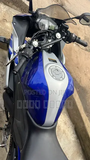 Honda CBR 2015 Blue
