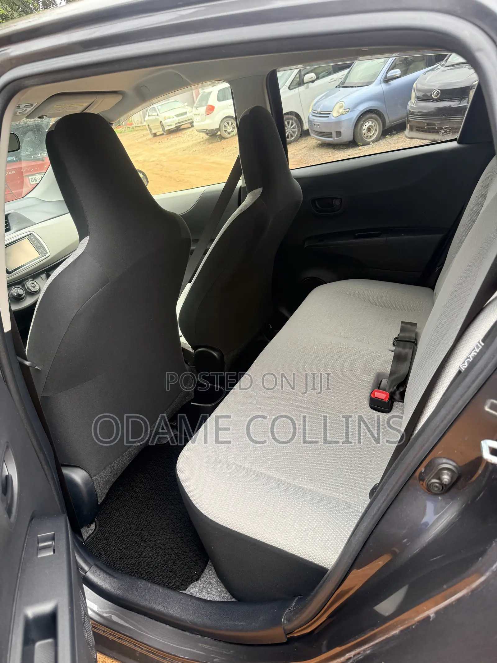 Toyota Vitz 1.3 FWD 5dr 2012 Gray