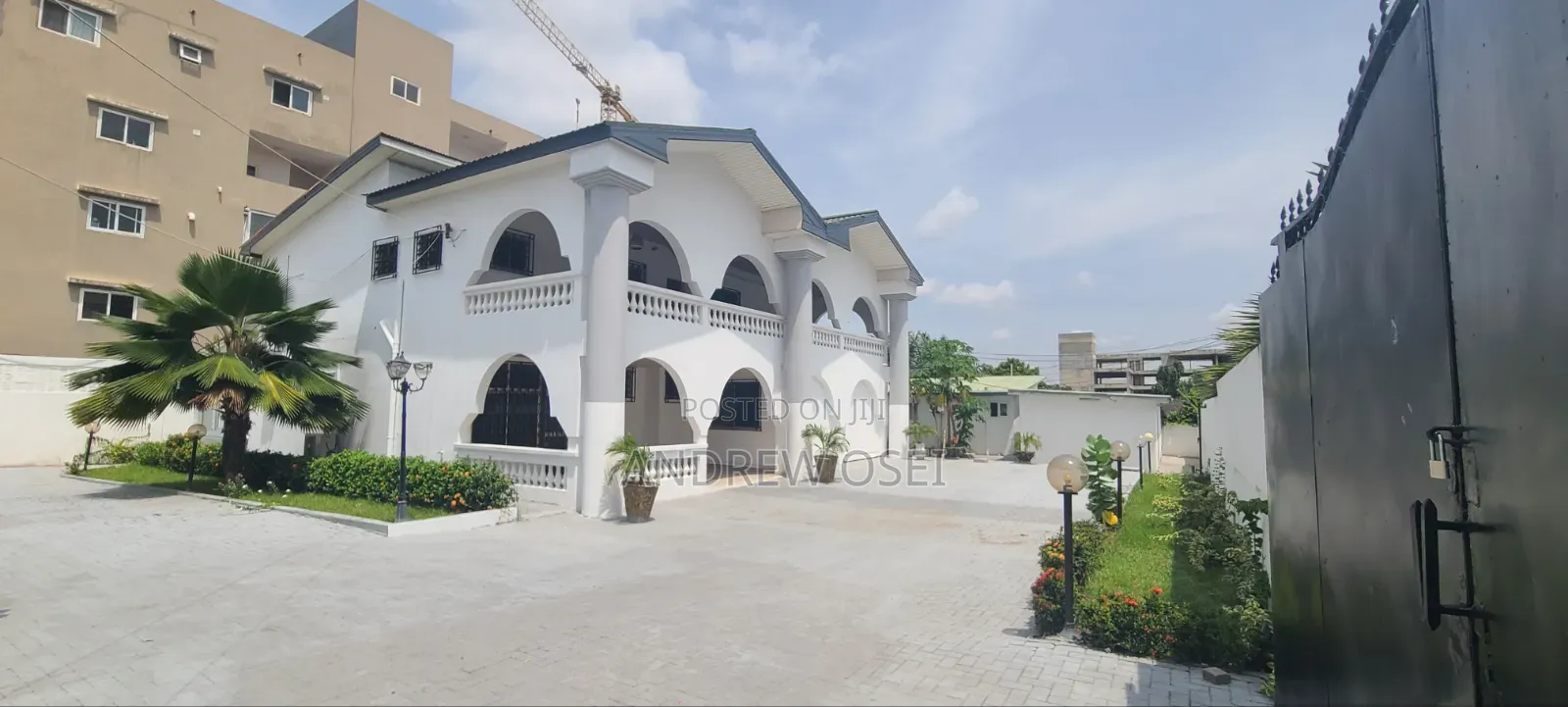 5bdrm House in Labone, Accra Metropolitan for rent