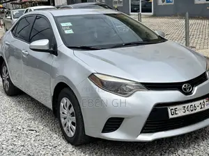 Toyota Corolla LE 4dr Sedan (1.8L 4cyl CVT) 2016 Silver