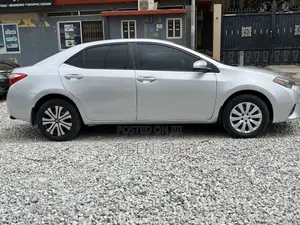 Toyota Corolla LE 4dr Sedan (1.8L 4cyl CVT) 2016 Silver