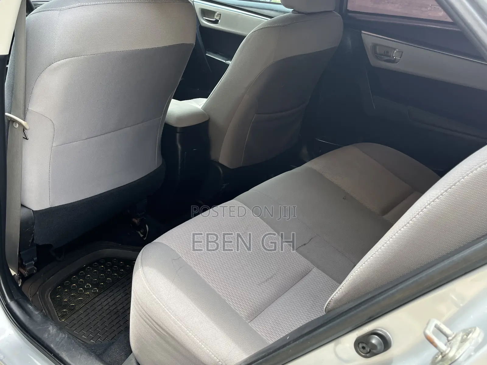 Toyota Corolla LE 4dr Sedan (1.8L 4cyl CVT) 2016 Silver