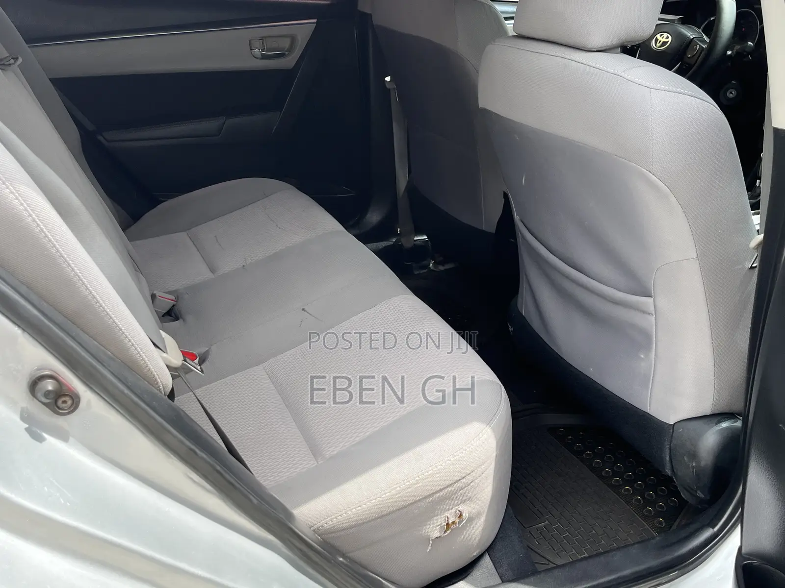 Toyota Corolla LE 4dr Sedan (1.8L 4cyl CVT) 2016 Silver