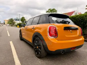 Mini Cooper 2016 Orange