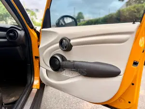 Mini Cooper 2016 Orange
