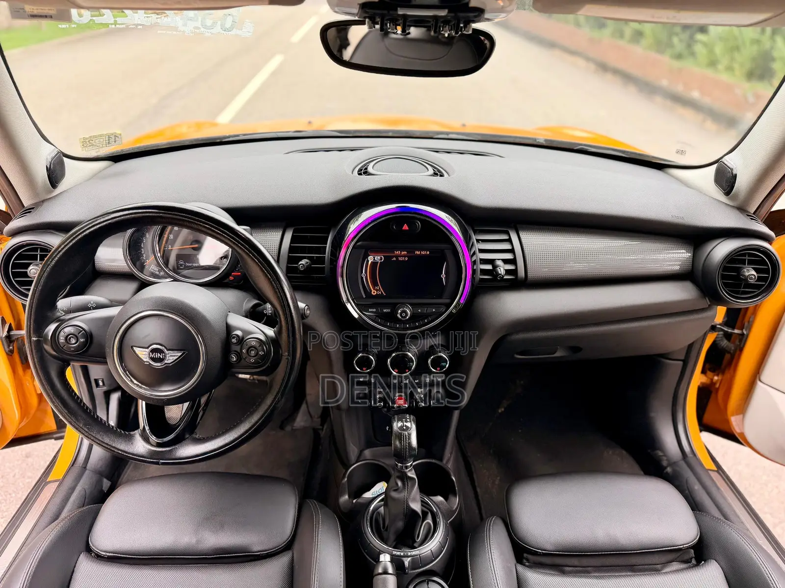 Mini Cooper 2016 Orange