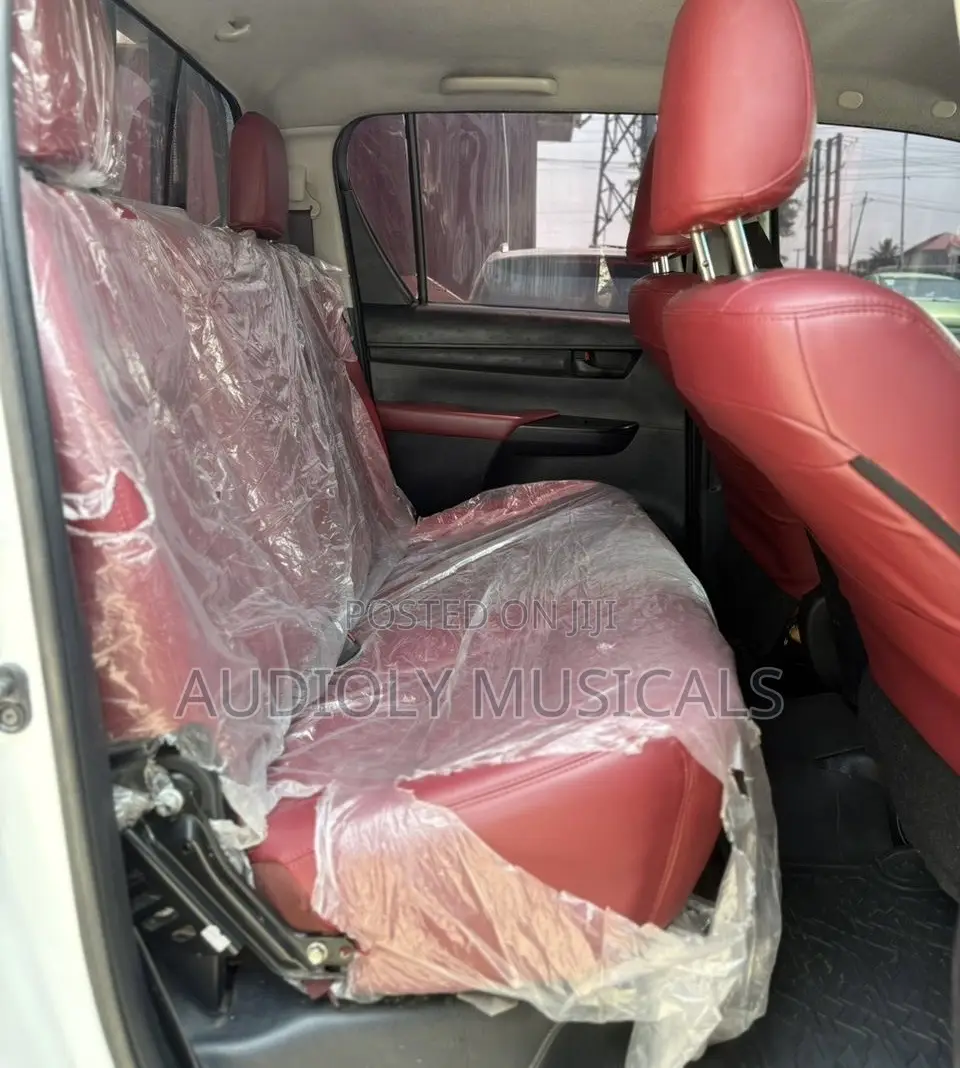 Toyota Hilux 2018 White