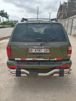 Nissan Pathfinder 2004 Green