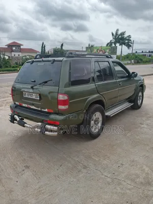 Nissan Pathfinder 2004 Green