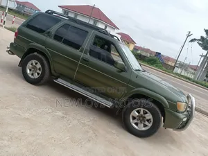Nissan Pathfinder 2004 Green
