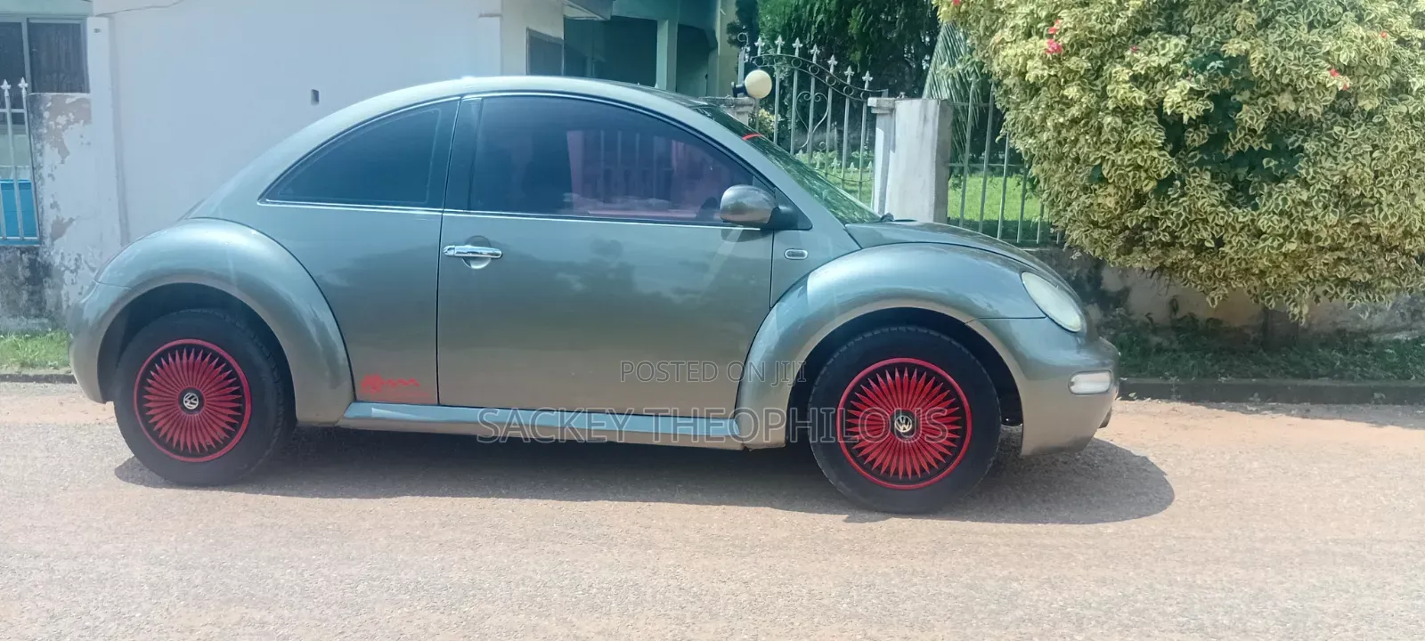 Volkswagen Beetle 2000 Gray