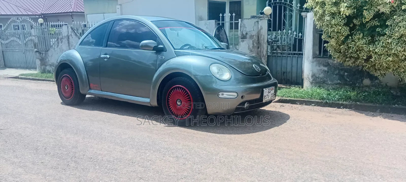Volkswagen Beetle 2000 Gray