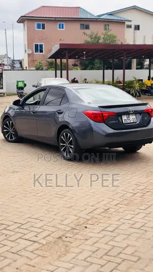 Toyota Corolla S 4dr Sedan (1.8L 4cyl CVT) 2016 Gray