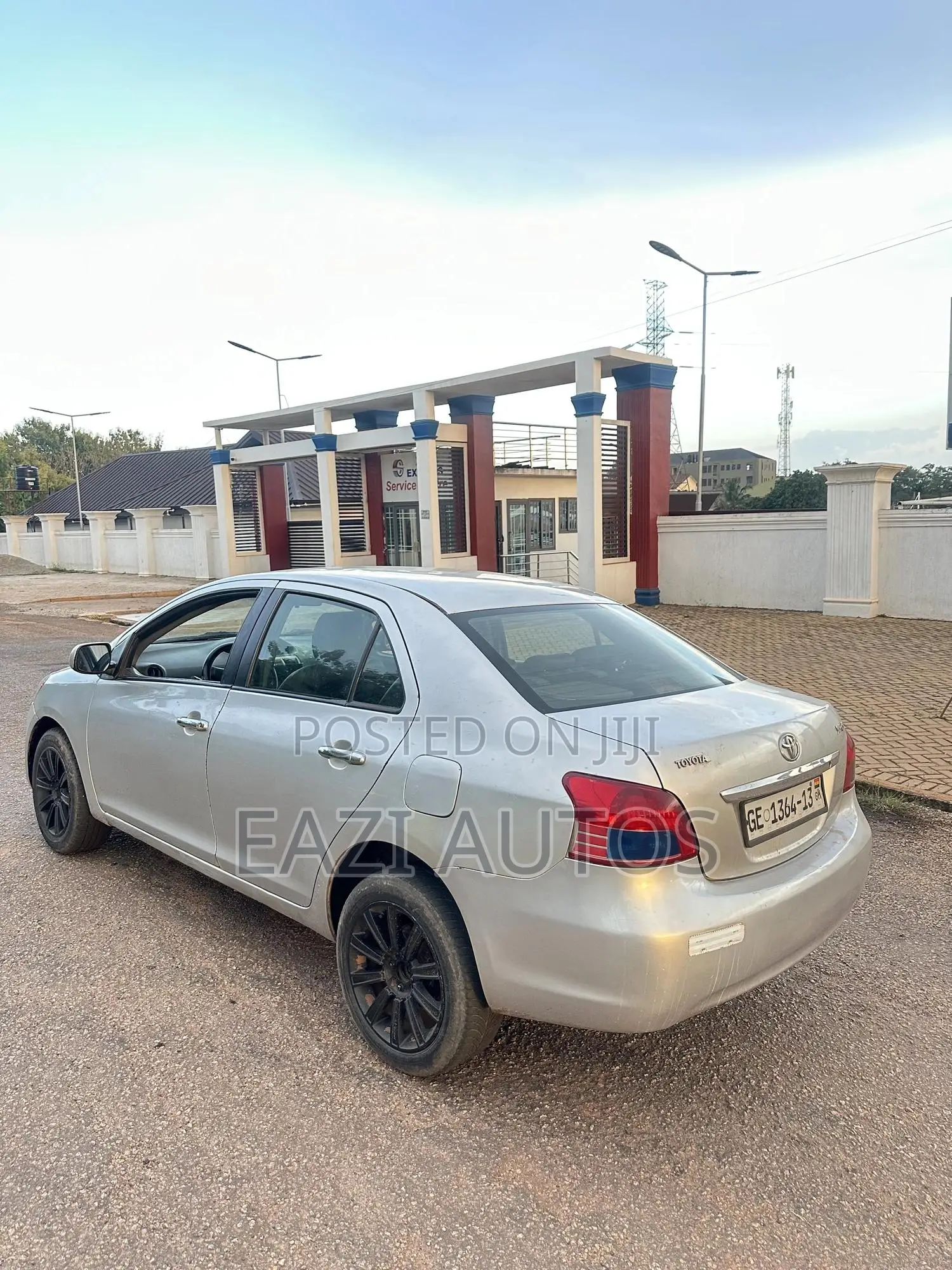 Toyota Yaris 2010 Silver