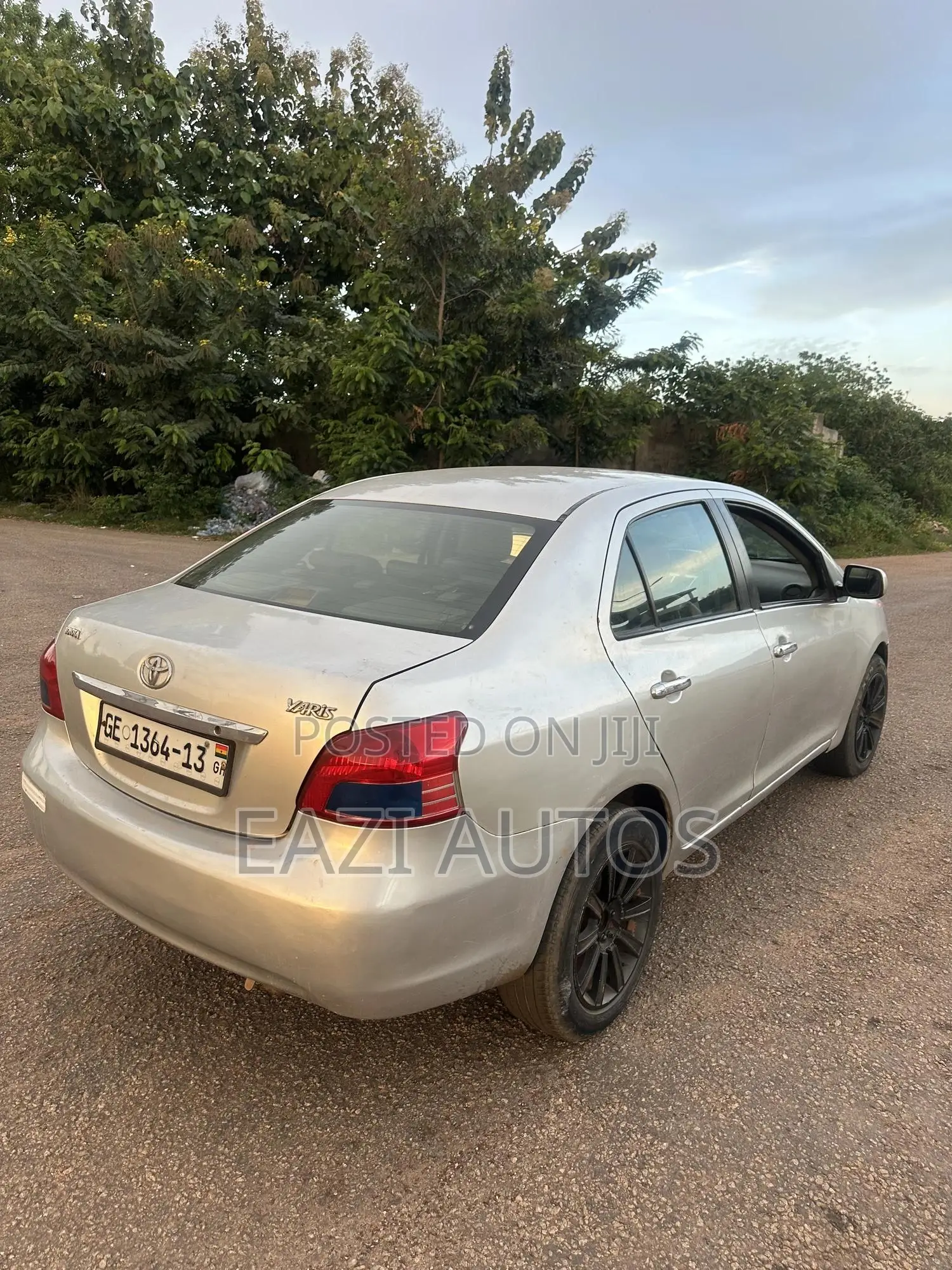Toyota Yaris 2010 Silver