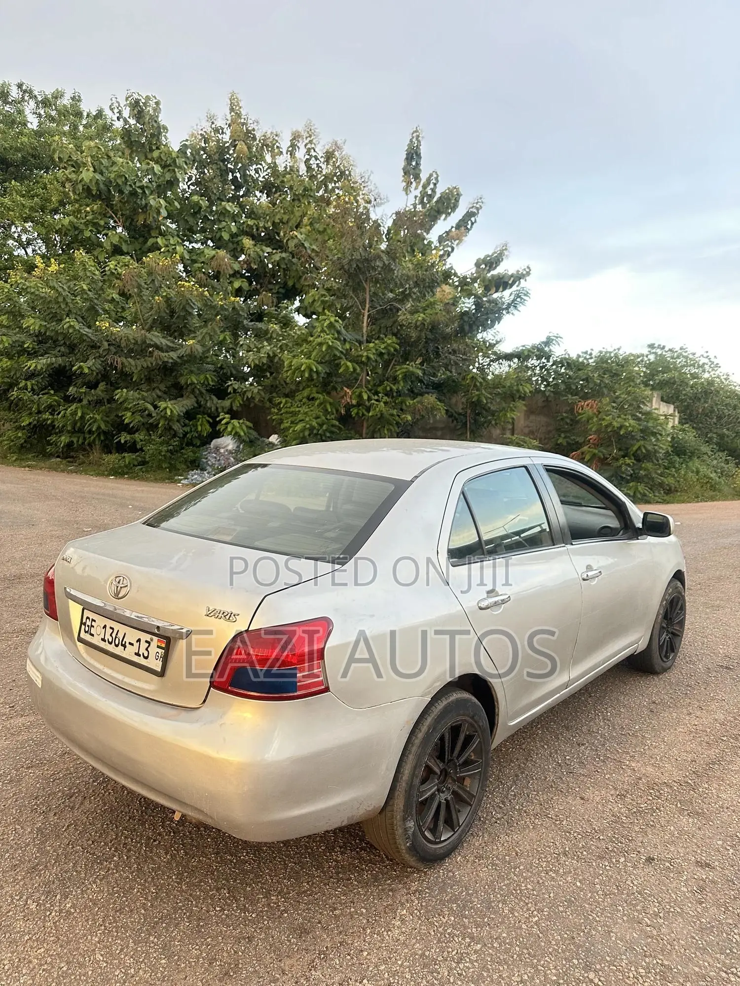 Toyota Yaris 2010 Silver