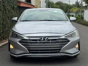 Hyundai Elantra 2020 Silver