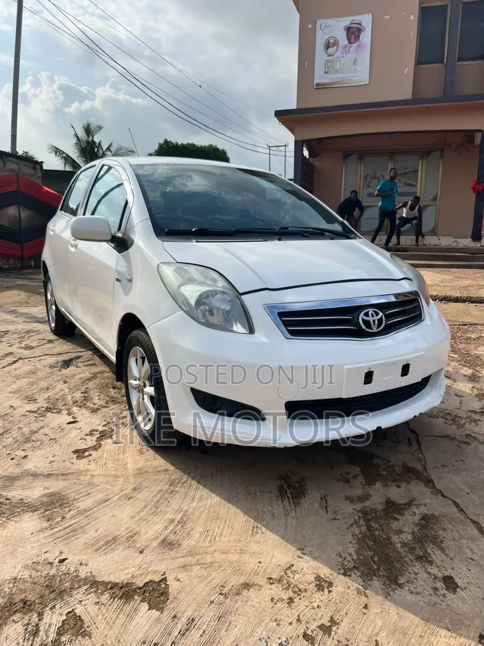 Toyota Yaris L Hatchback 3dr 2012 White