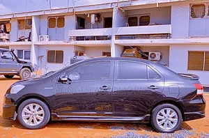 Toyota Yaris 2012 Black
