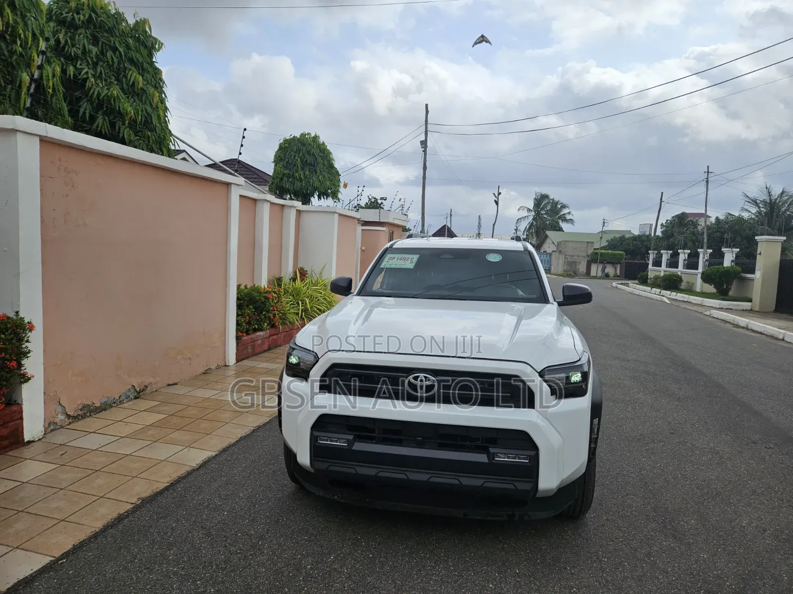 Toyota 4-Runner SR5 4WD 2025 White