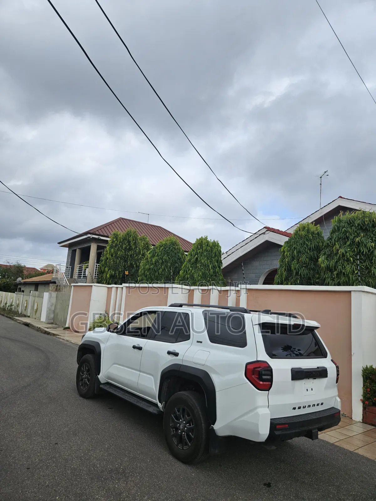 Toyota 4-Runner SR5 4WD 2025 White