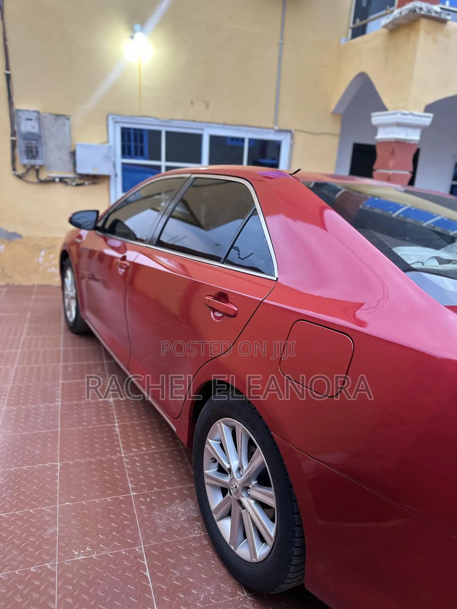 Toyota Camry XLE 4dr Sedan (2.5L 4cyl 6A) 2013 Red