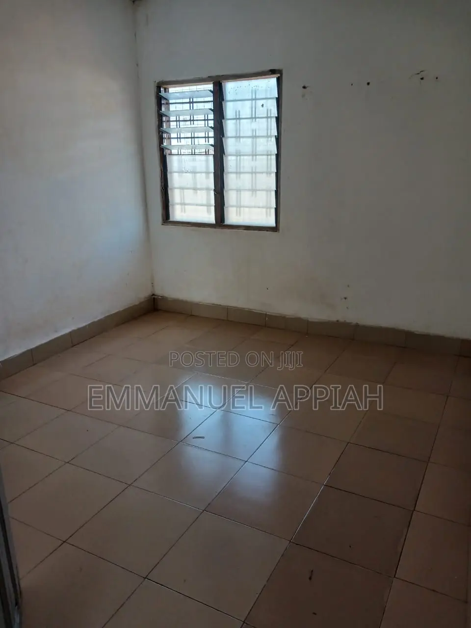 2bdrm Apartment in Awoshei Market, Awoshie for rent